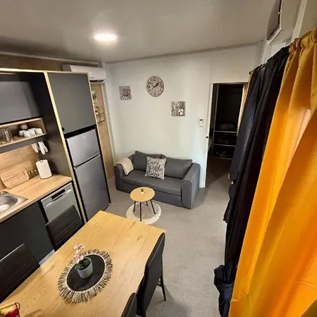 Tj Escape - Mobile With Hot Tub And Terrace Dom wakacyjny Pakoštane