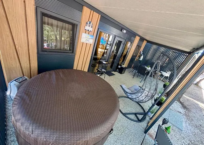 Vikendica Tj Escape - Mobile With Hot Tub And Terrace Pakostane