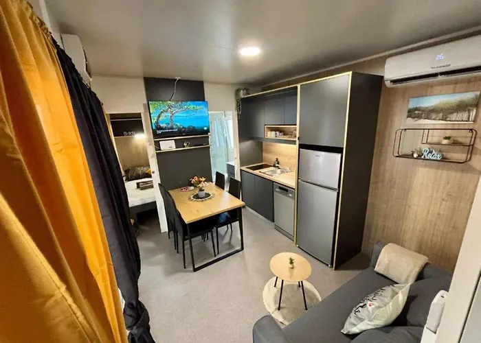 Vikendica Tj Escape - Mobile With Hot Tub And Terrace