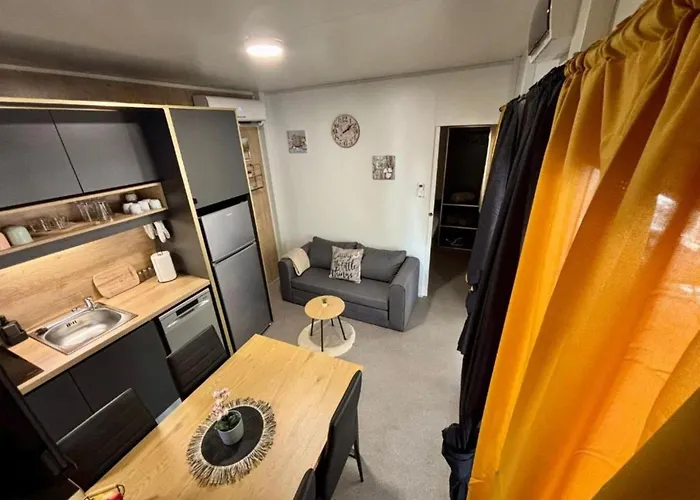 Tj Escape - Mobile With Hot Tub And Terrace Vikendica Pakostane