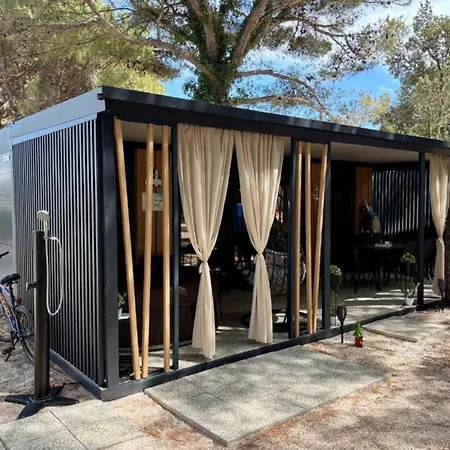 Tj Escape - Mobile With Hot Tub And Terrace Hébergement de vacances Pakoštane